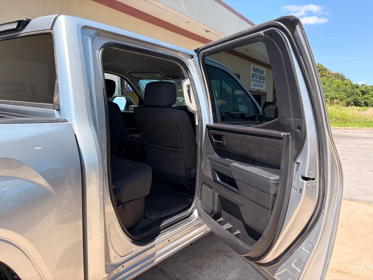 Toyota Tundra SR CrewMax 4WD 2023