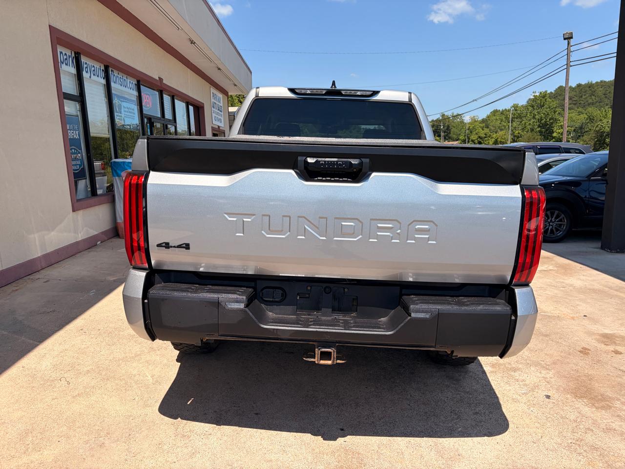 Toyota Tundra SR CrewMax 4WD 2023