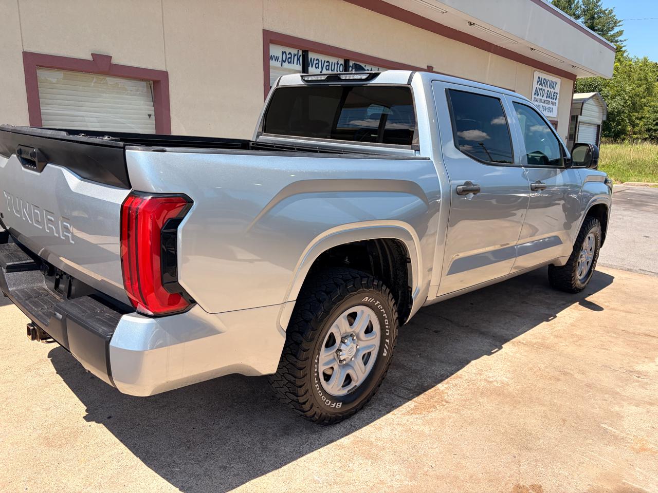 Toyota Tundra SR CrewMax 4WD 2023