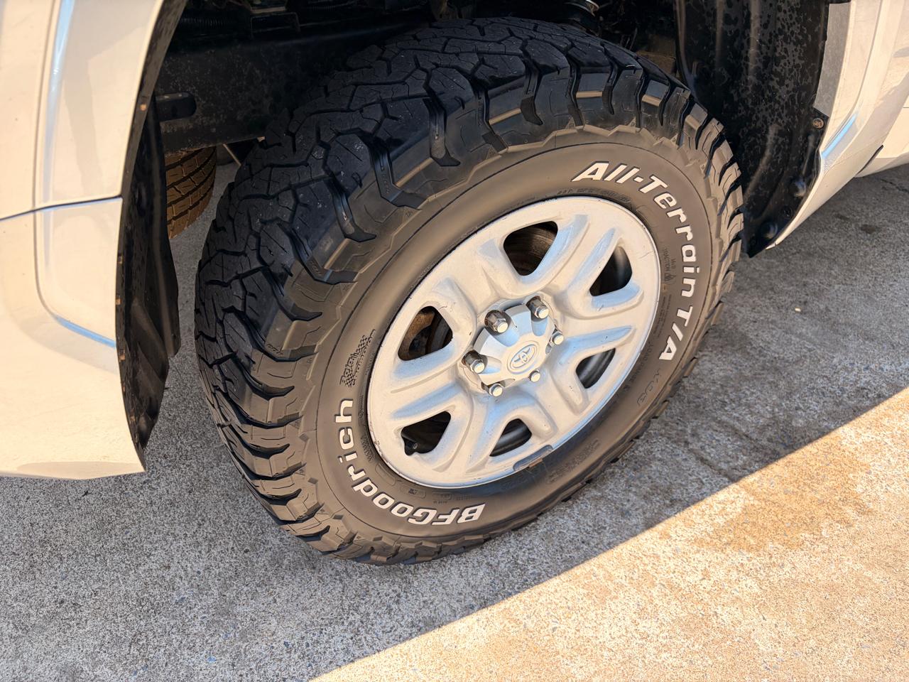 Toyota Tundra SR CrewMax 4WD 2023