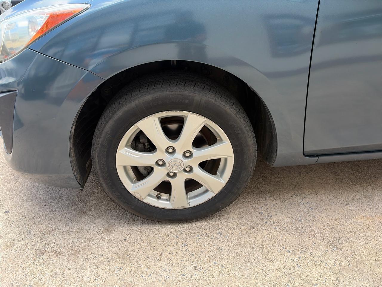 Mazda MAZDA3 i Touring 4-door 2011