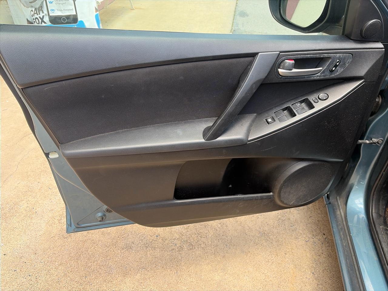 Mazda MAZDA3 i Touring 4-door 2011