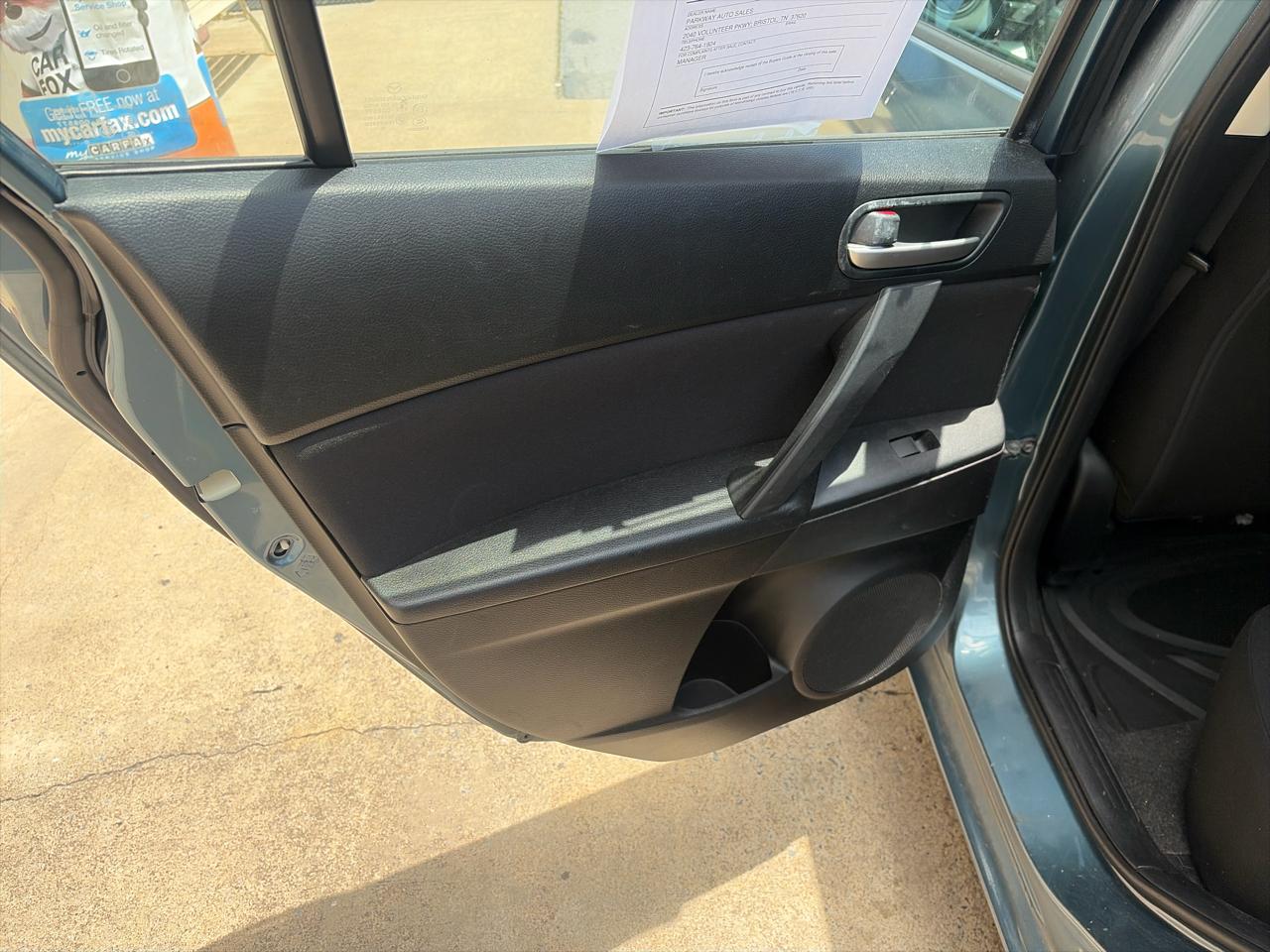 Mazda MAZDA3 i Touring 4-door 2011