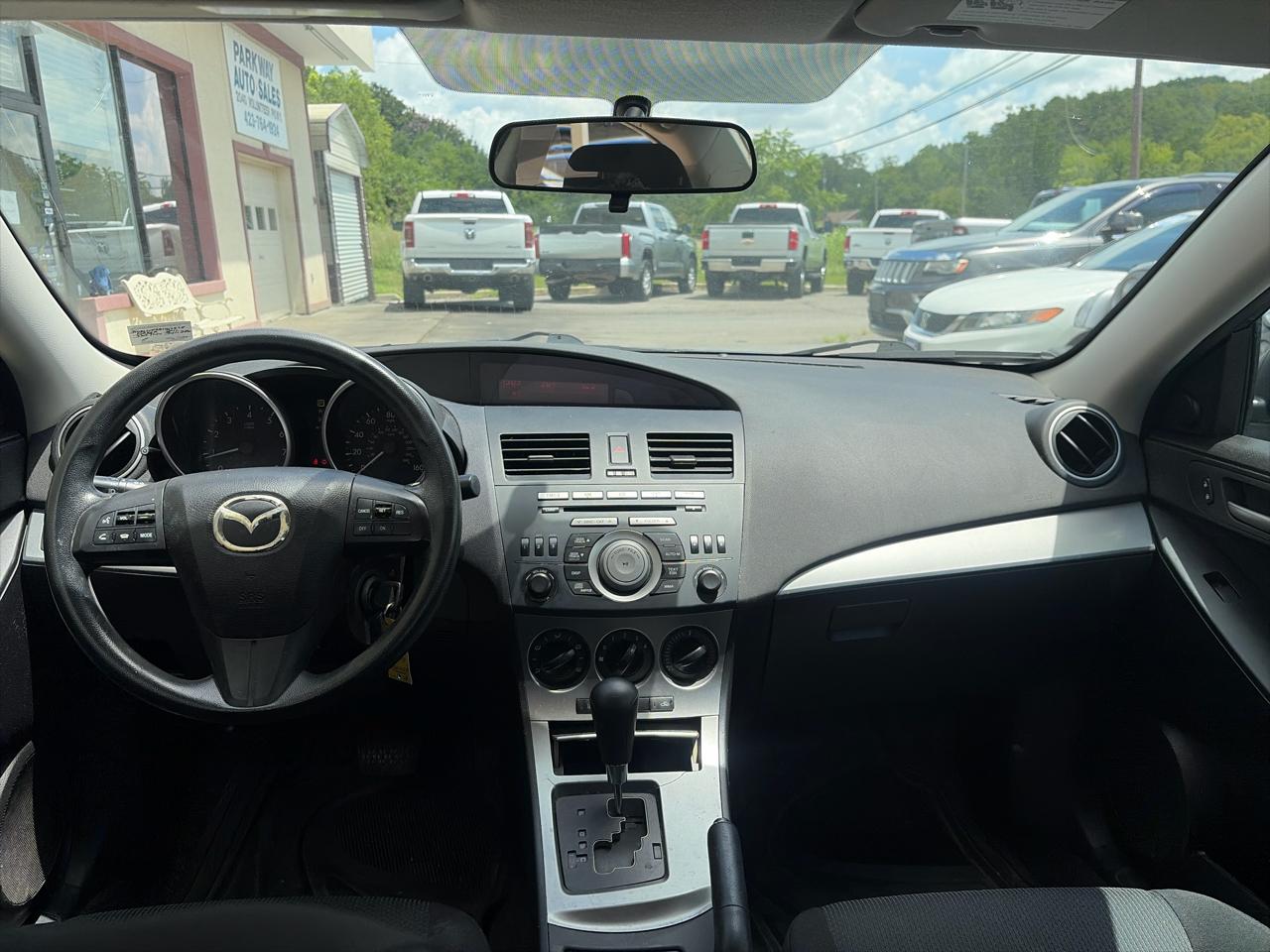 Mazda MAZDA3 i Touring 4-door 2011