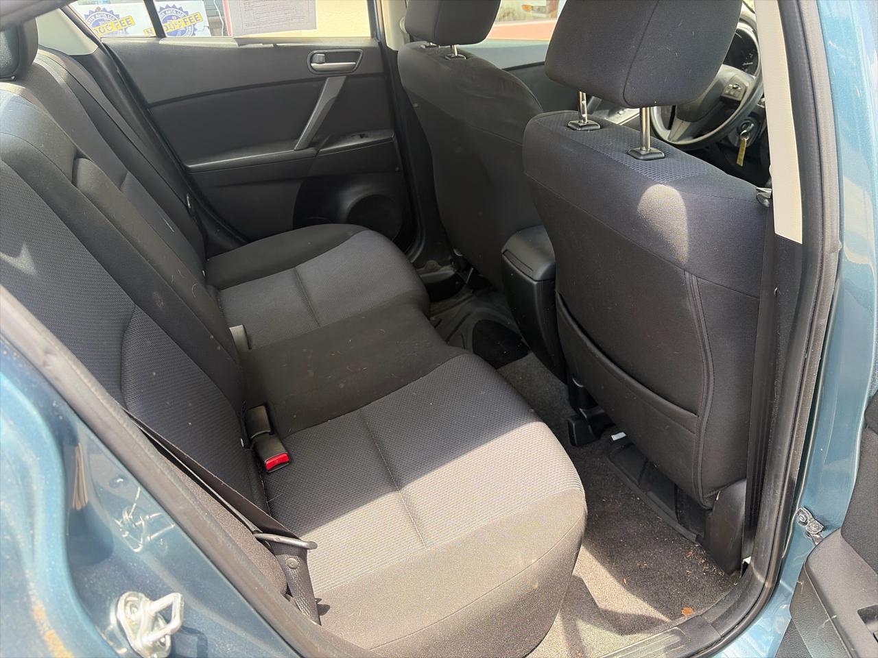 Mazda MAZDA3 i Touring 4-door 2011