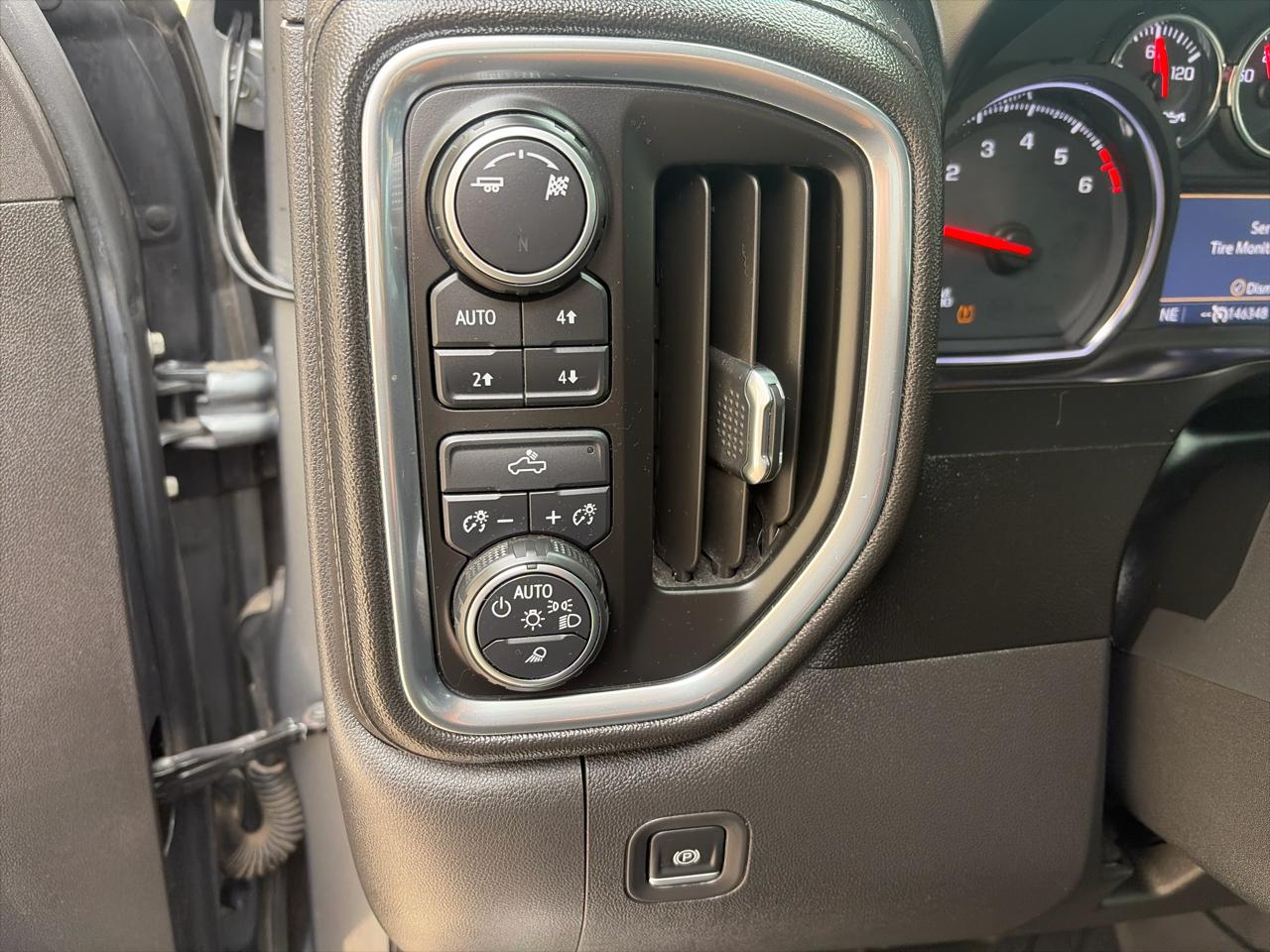 Chevrolet Silverado 1500 LT Crew Cab 4WD 2019