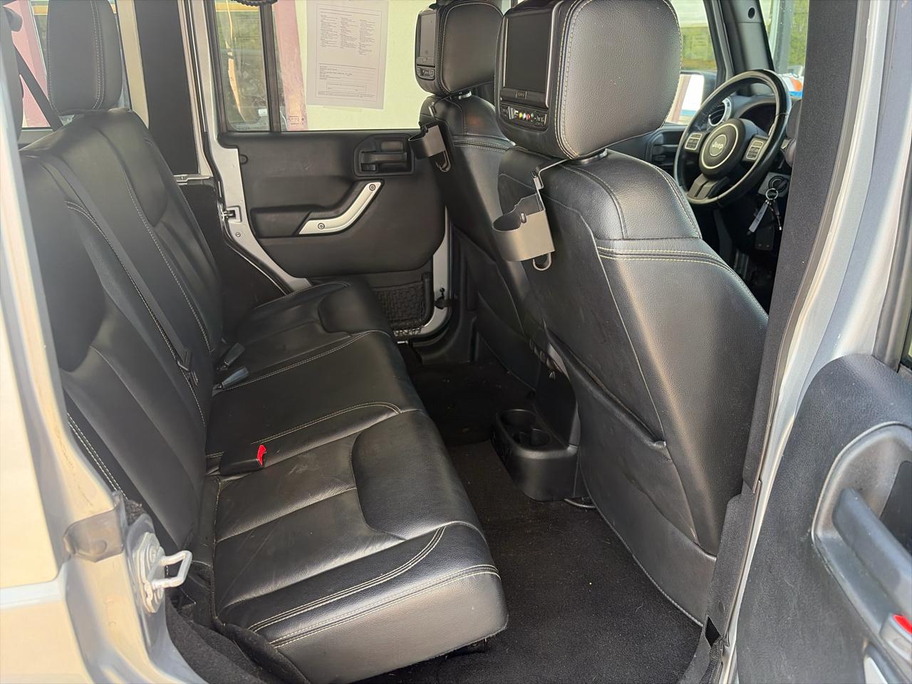 Jeep Wrangler Unlimited Sahara 4WD 2015
