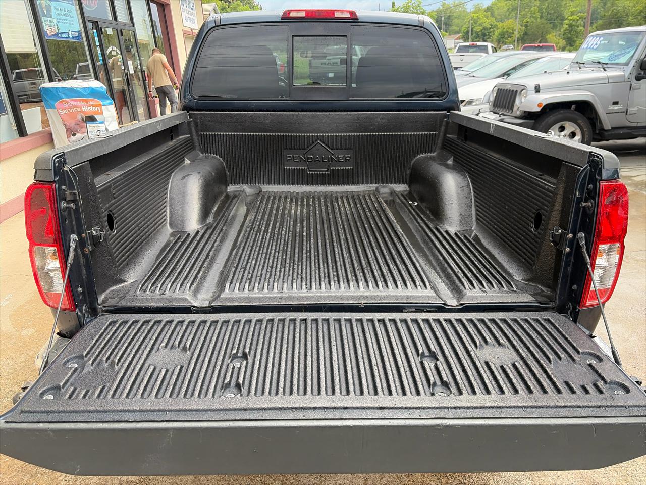 Nissan Frontier 2WD Crew Cab SWB Auto SV 2019
