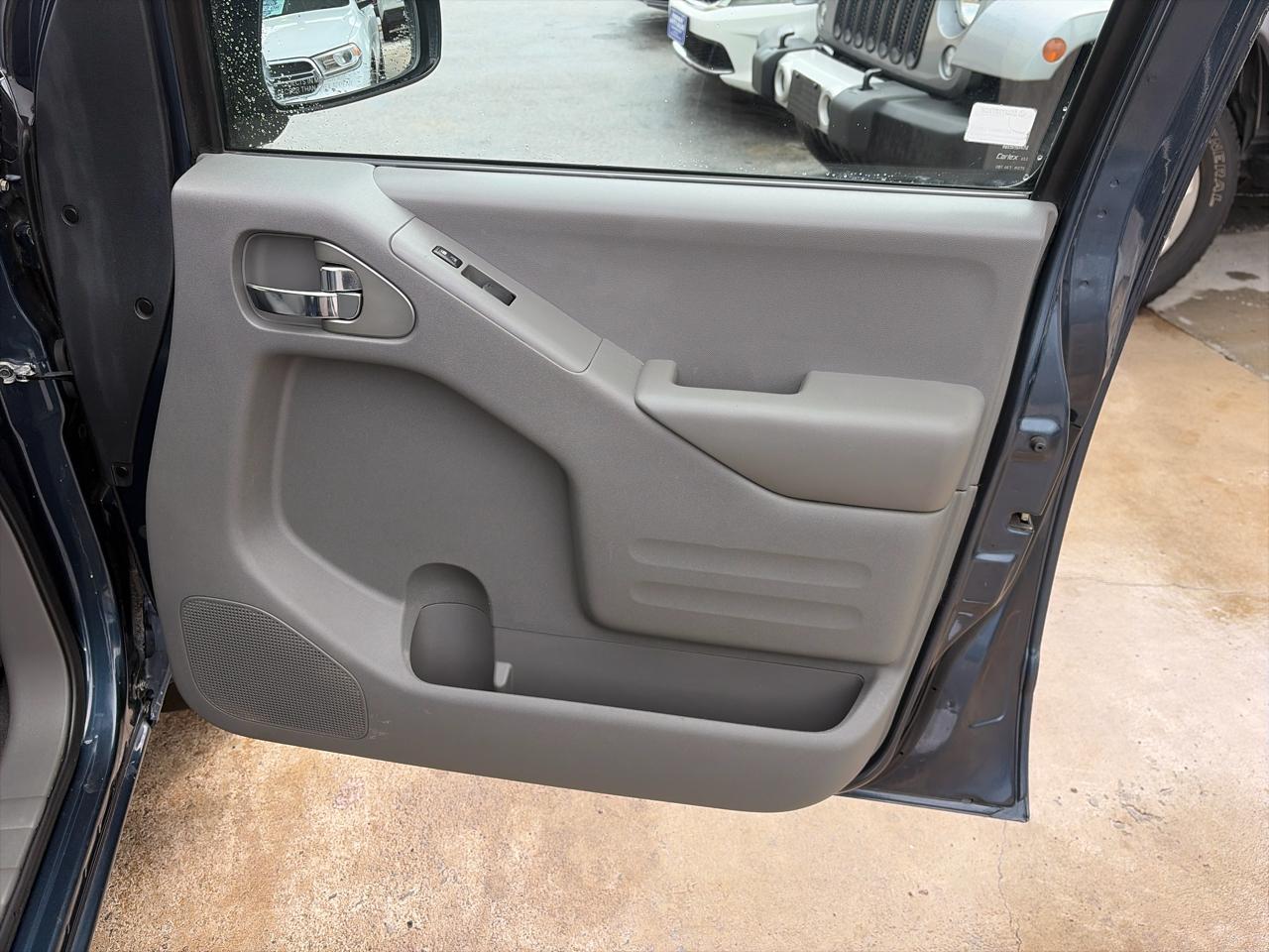 Nissan Frontier 2WD Crew Cab SWB Auto SV 2019