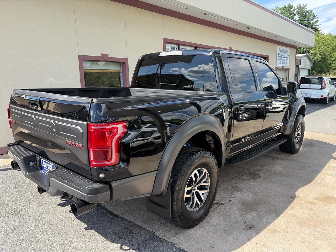 Ford F-150 Raptor SuperCrew 4WD 2017