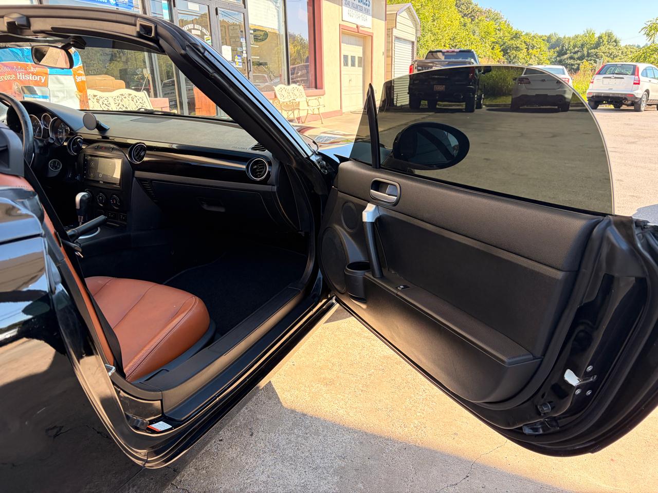 Mazda MX-5 Miata Touring Power Retractable Hardtop 2008
