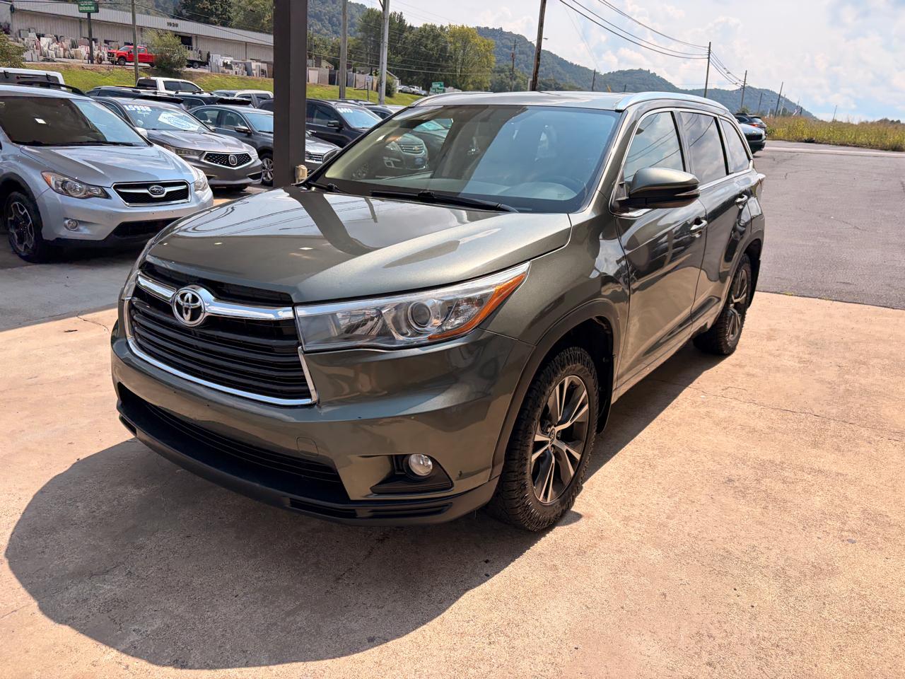 Toyota Highlander XLE AWD V6 2016