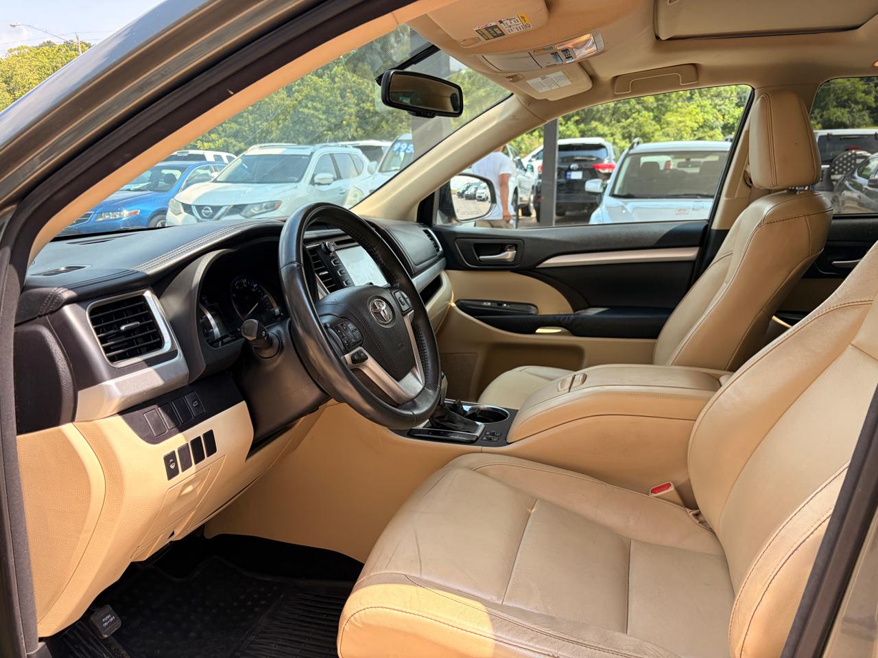 Toyota Highlander XLE AWD V6 2016