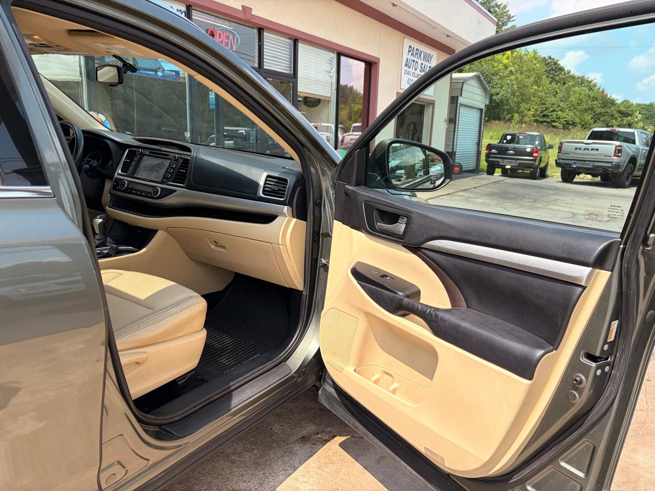 Toyota Highlander XLE AWD V6 2016
