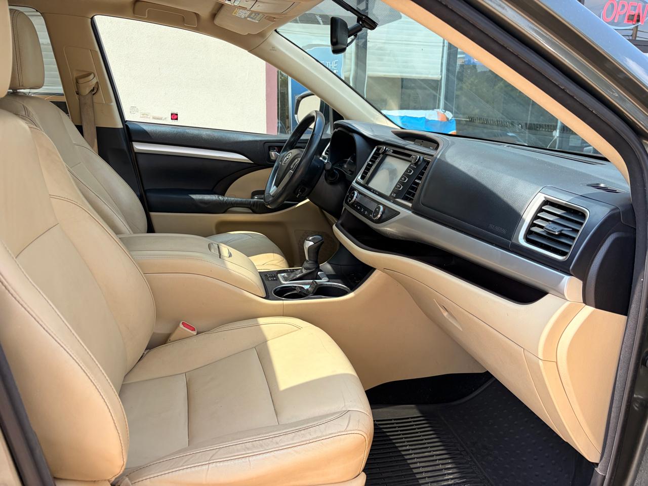 Toyota Highlander XLE AWD V6 2016