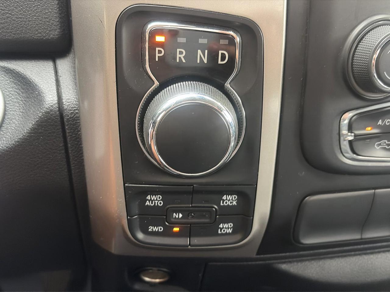 RAM 1500 SLT Quad Cab 4WD 2017