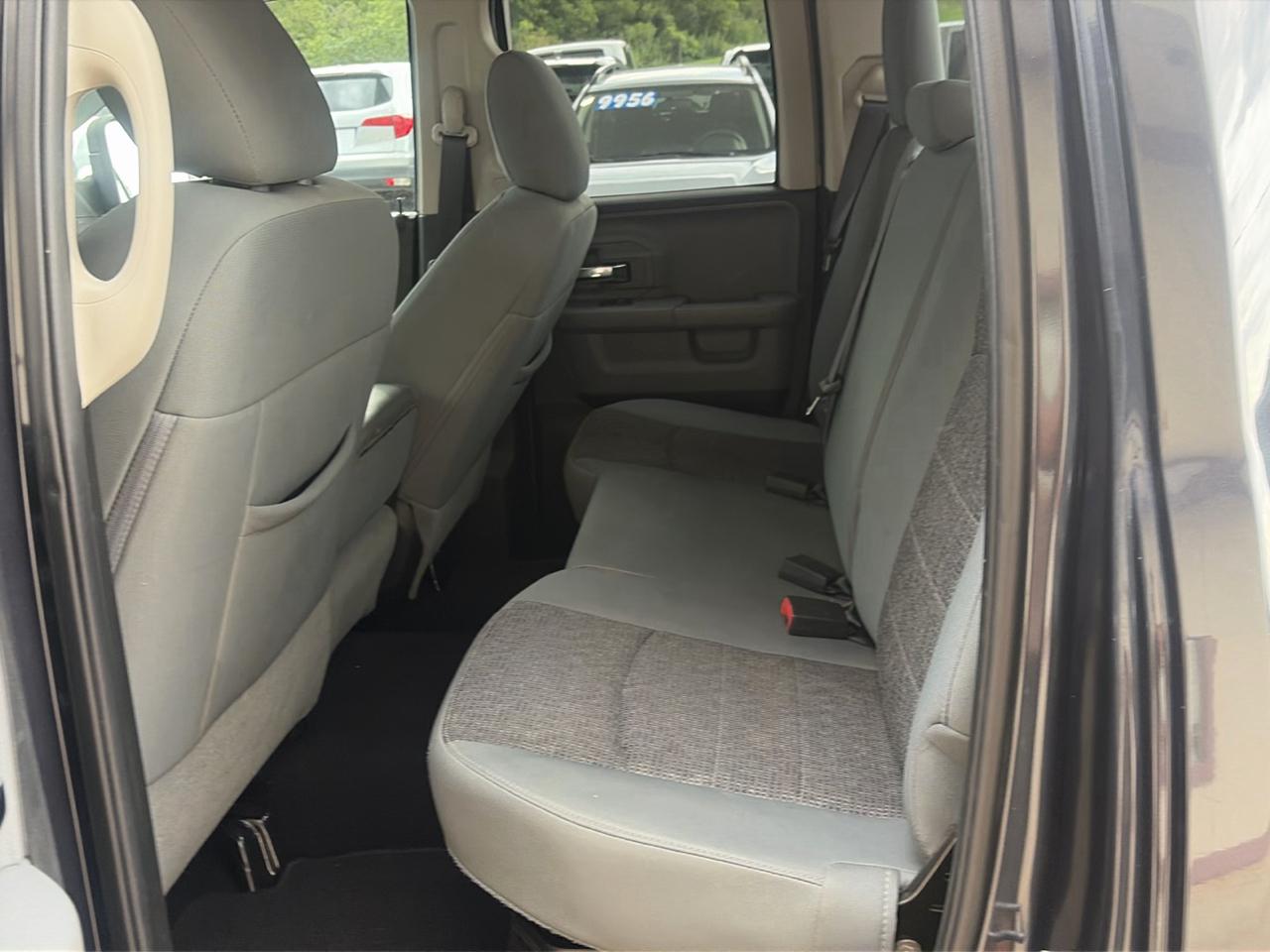 RAM 1500 SLT Quad Cab 4WD 2017