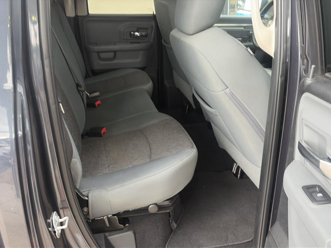 RAM 1500 SLT Quad Cab 4WD 2017
