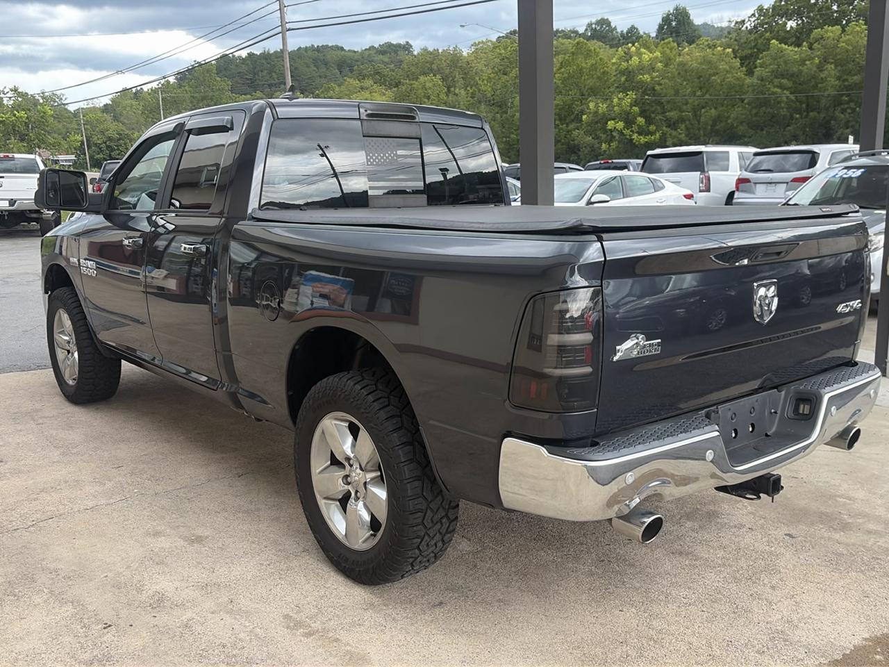 RAM 1500 SLT Quad Cab 4WD 2017