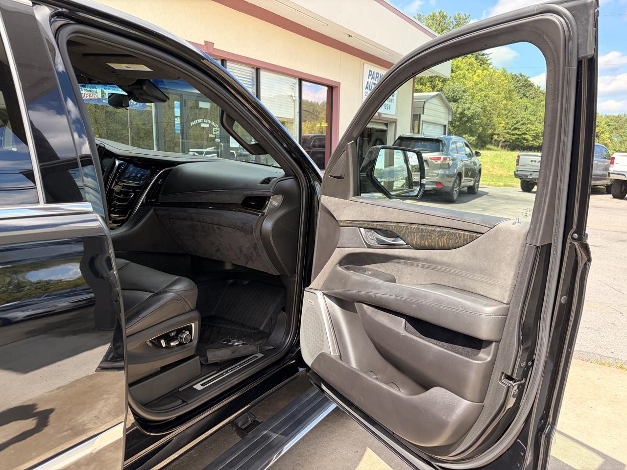 Cadillac Escalade Platinum 4WD 2019