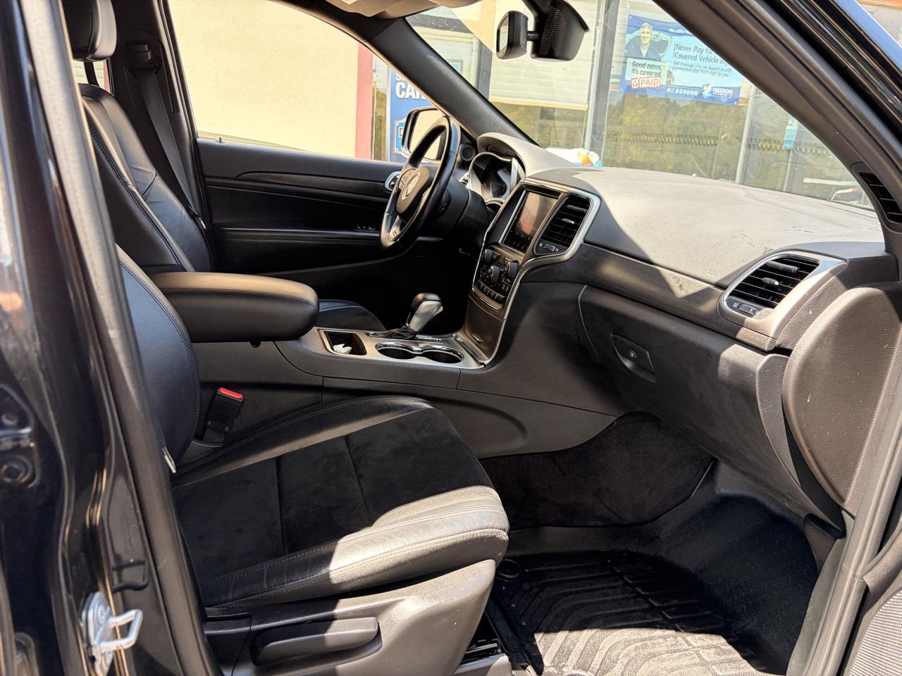 Jeep Grand Cherokee Laredo 4WD 2018