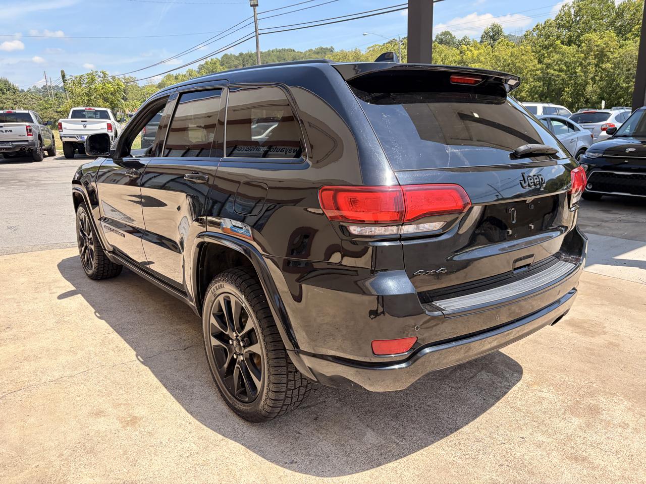 Jeep Grand Cherokee Laredo 4WD 2018