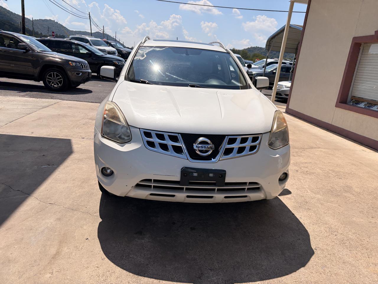 Nissan Rogue photo 2