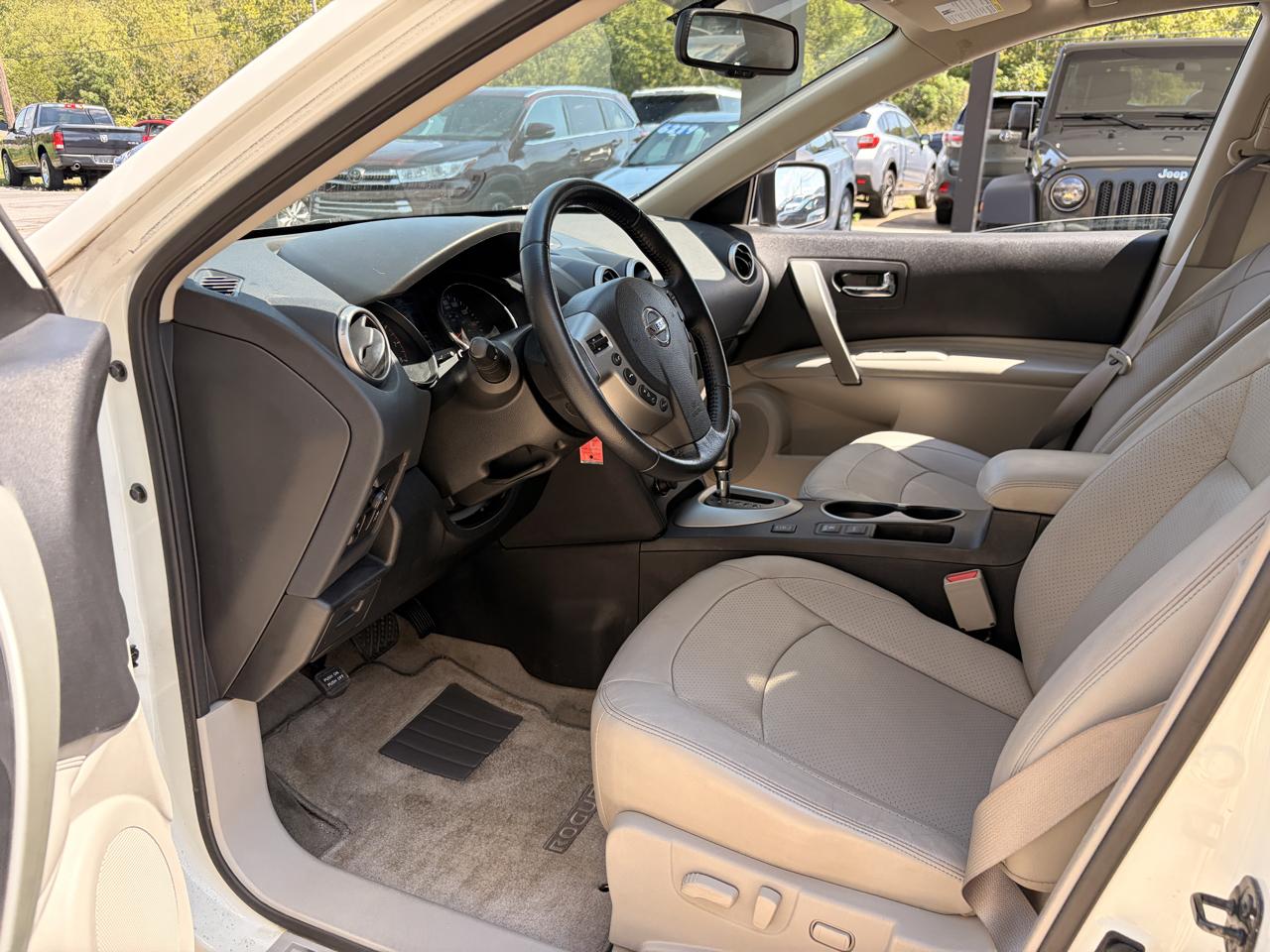 Nissan Rogue photo 5