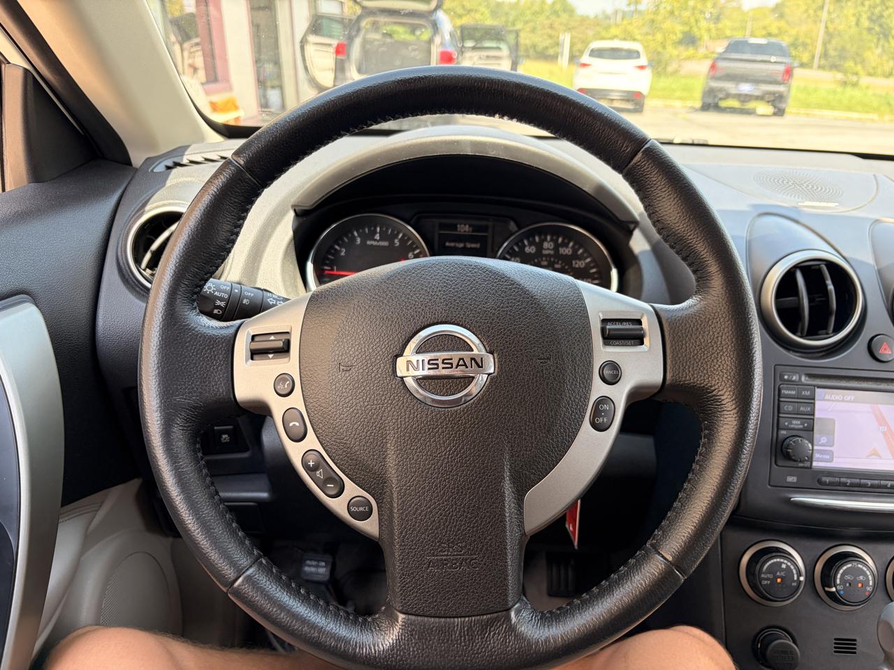 Nissan Rogue photo 8