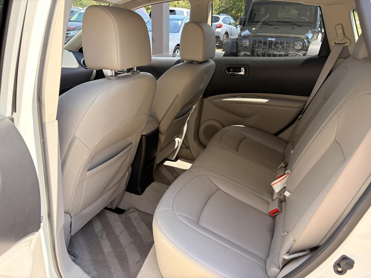 Nissan Rogue photo 16