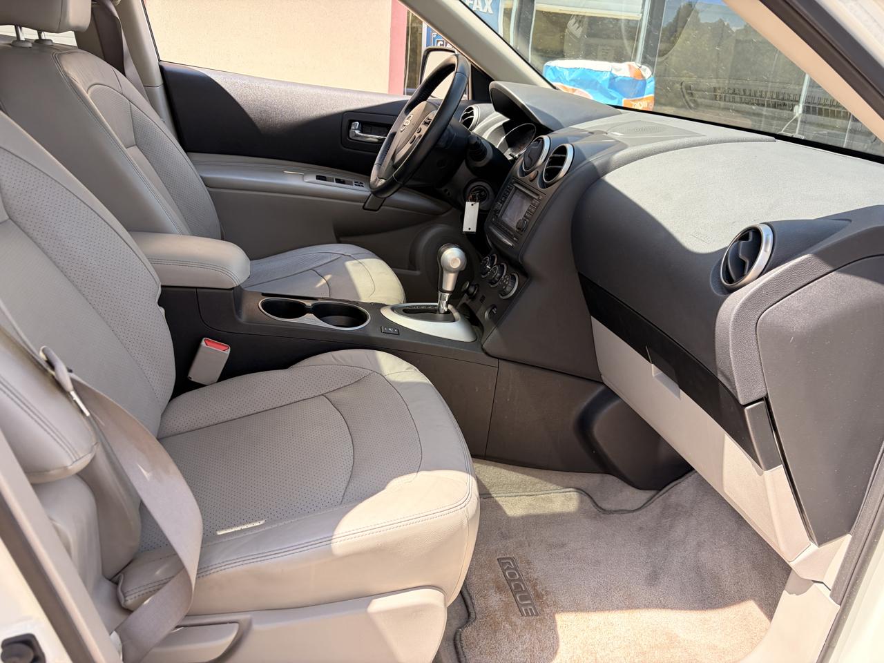 Nissan Rogue photo 20