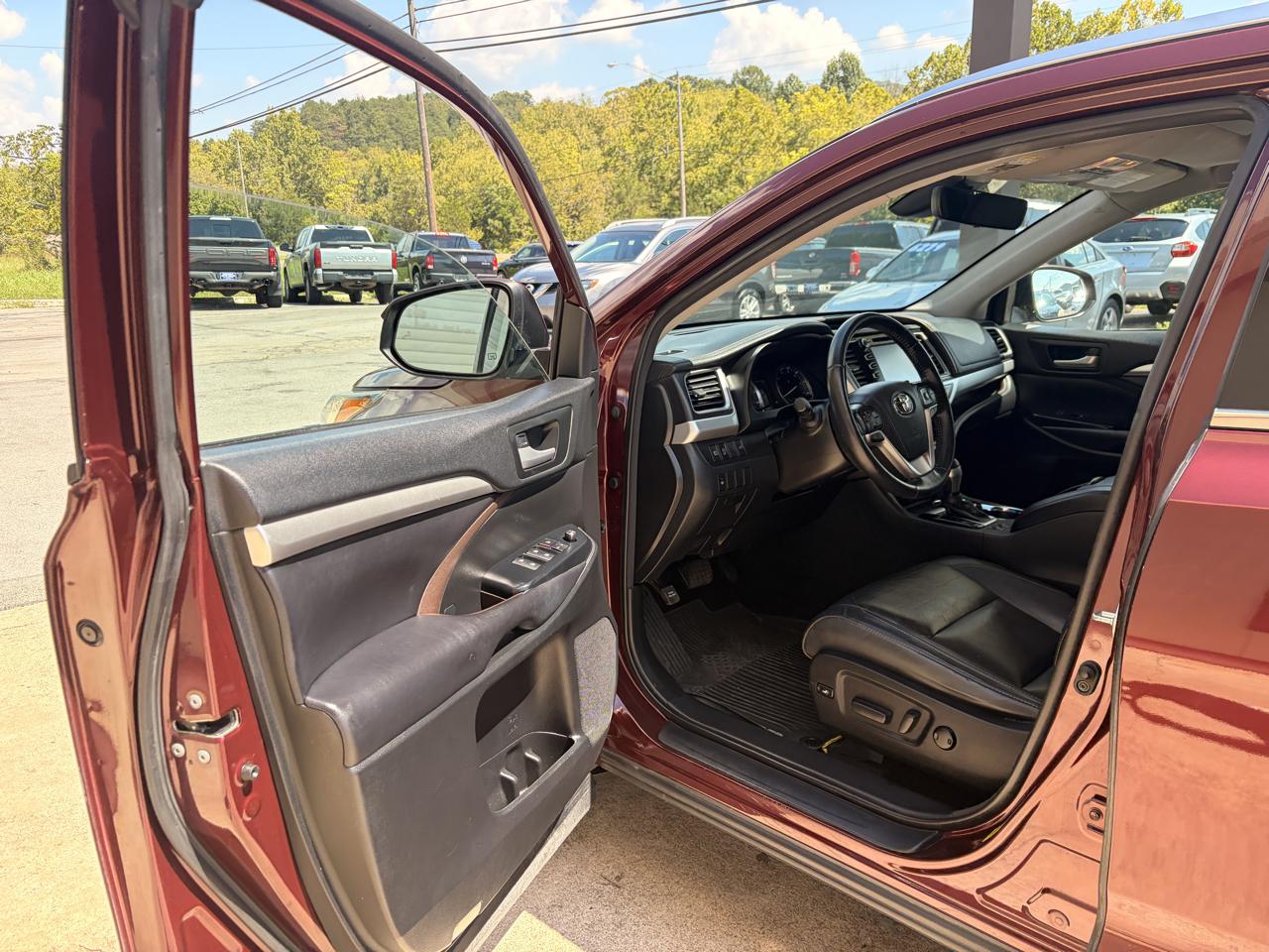 Toyota Highlander SE AWD V6 2018