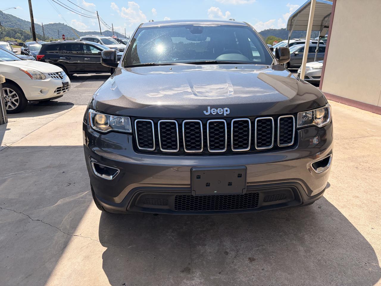 Jeep Grand Cherokee photo 2