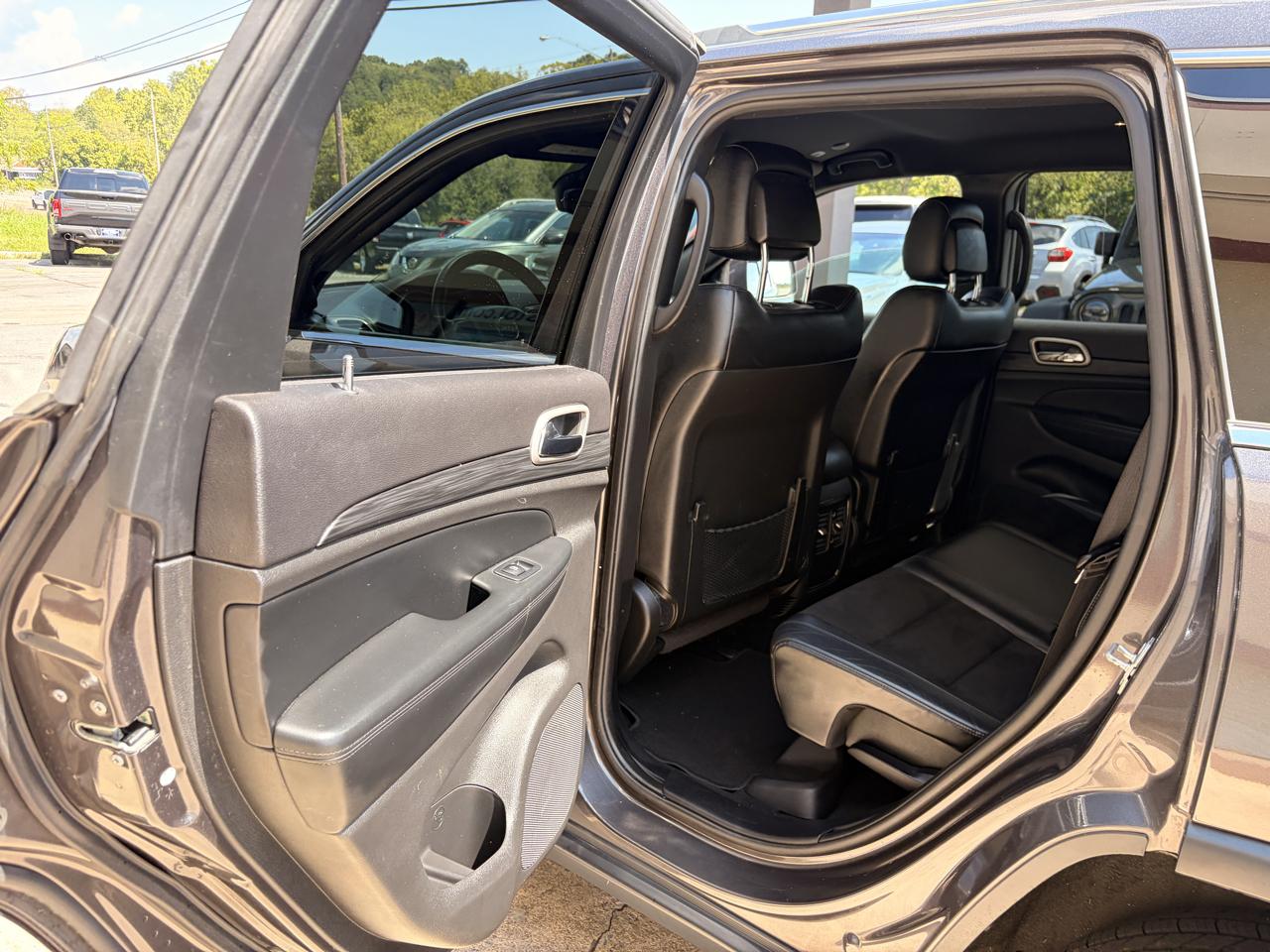 Jeep Grand Cherokee photo 13