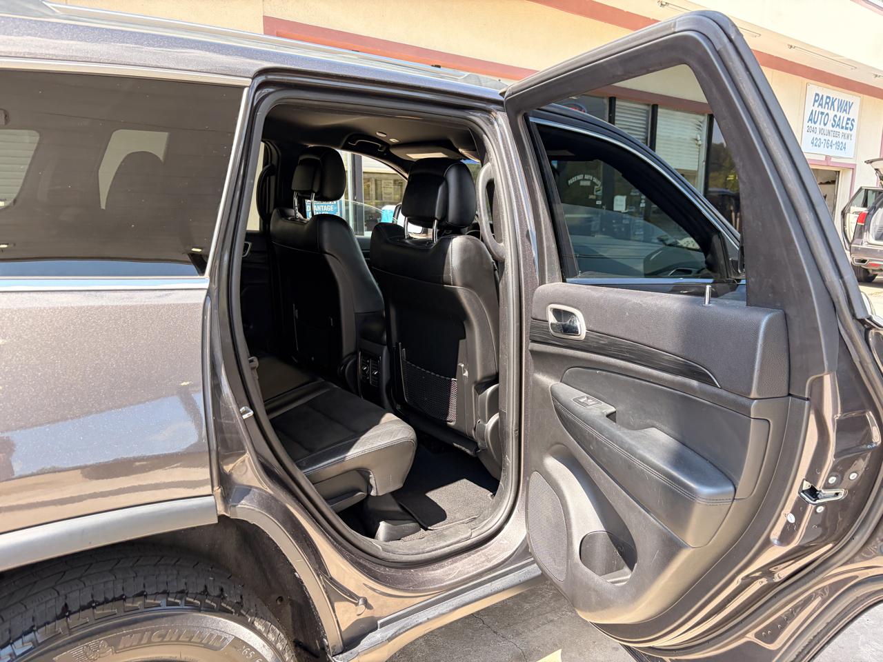 Jeep Grand Cherokee photo 16