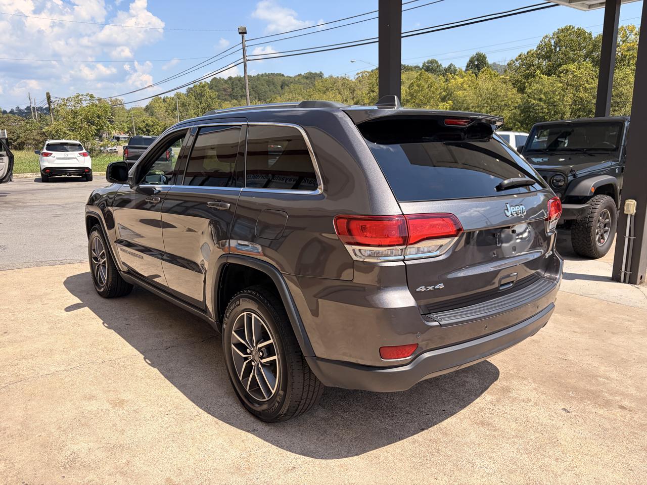 Jeep Grand Cherokee photo 21