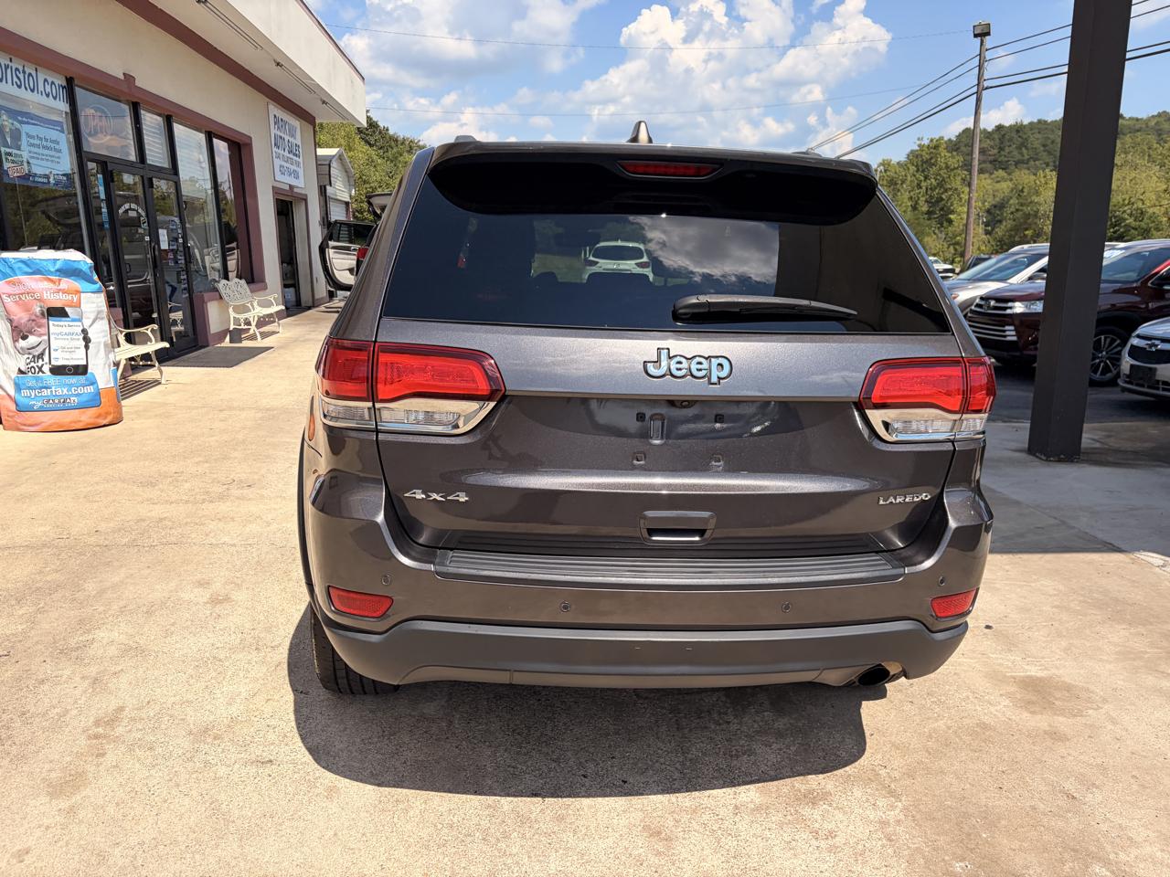 Jeep Grand Cherokee photo 22