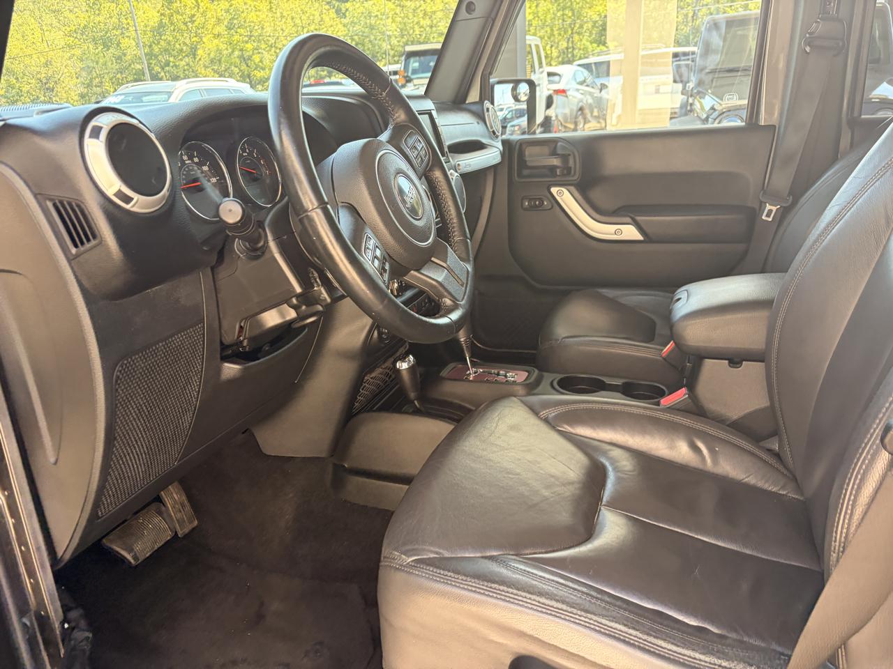 Jeep Wrangler Unlimited Sahara 4WD 2017