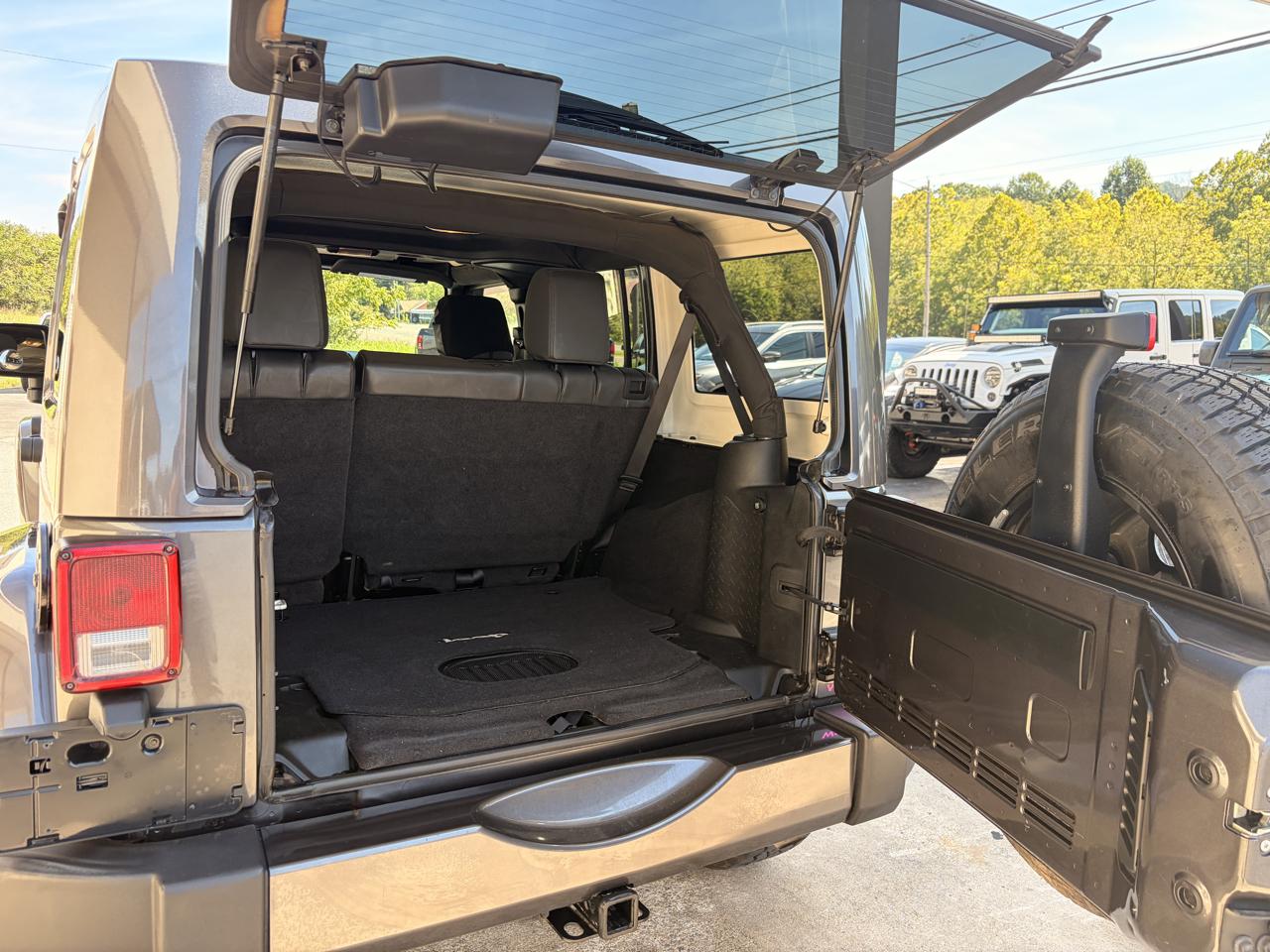 Jeep Wrangler Unlimited Sahara 4WD 2017