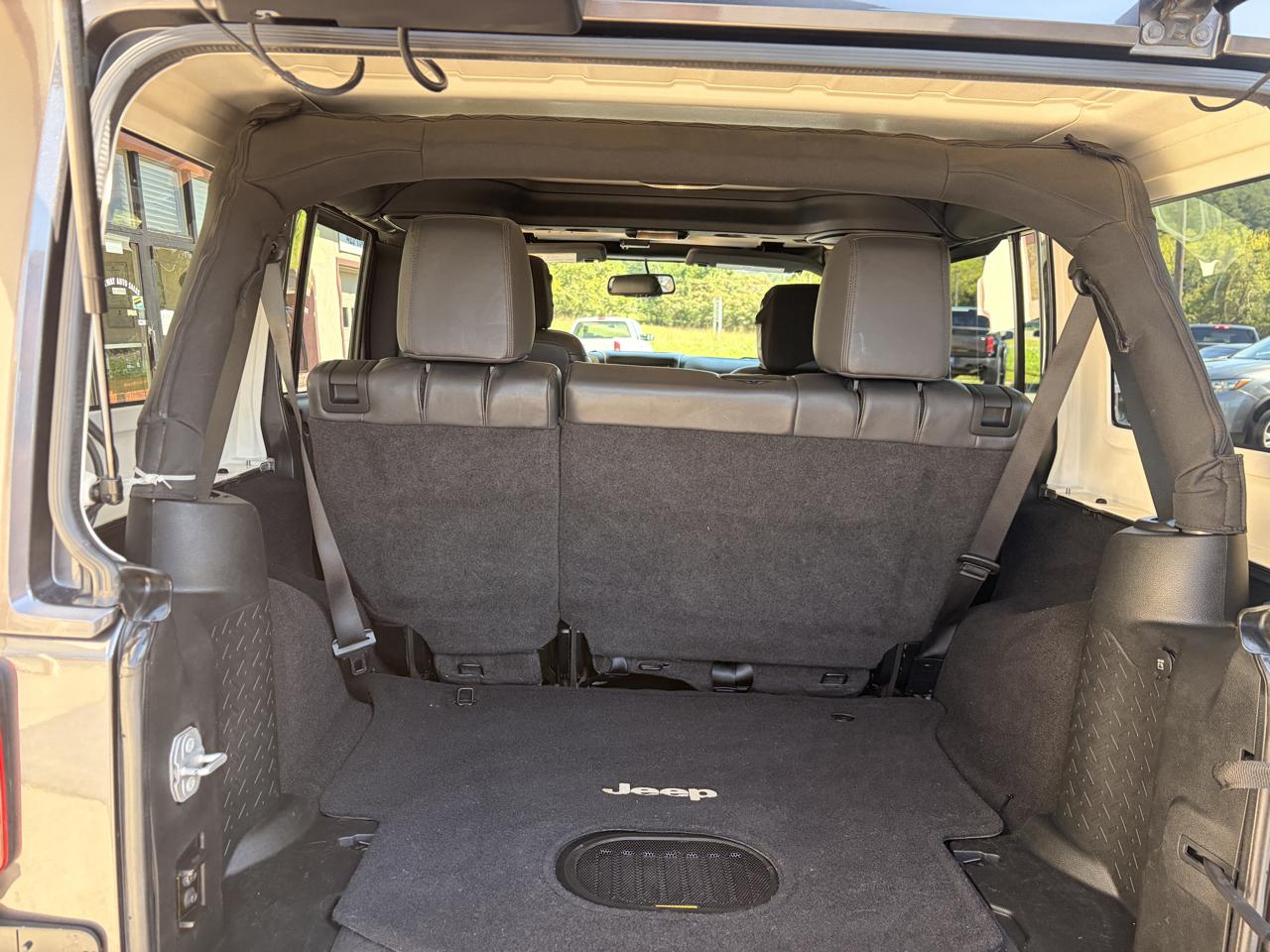 Jeep Wrangler Unlimited Sahara 4WD 2017