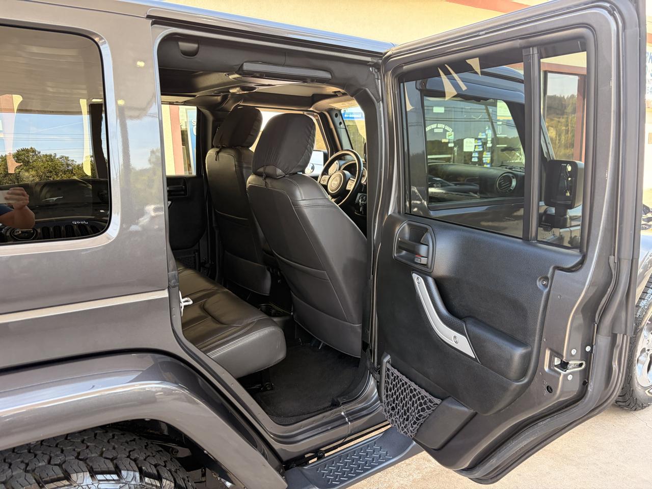 Jeep Wrangler Unlimited Sahara 4WD 2017