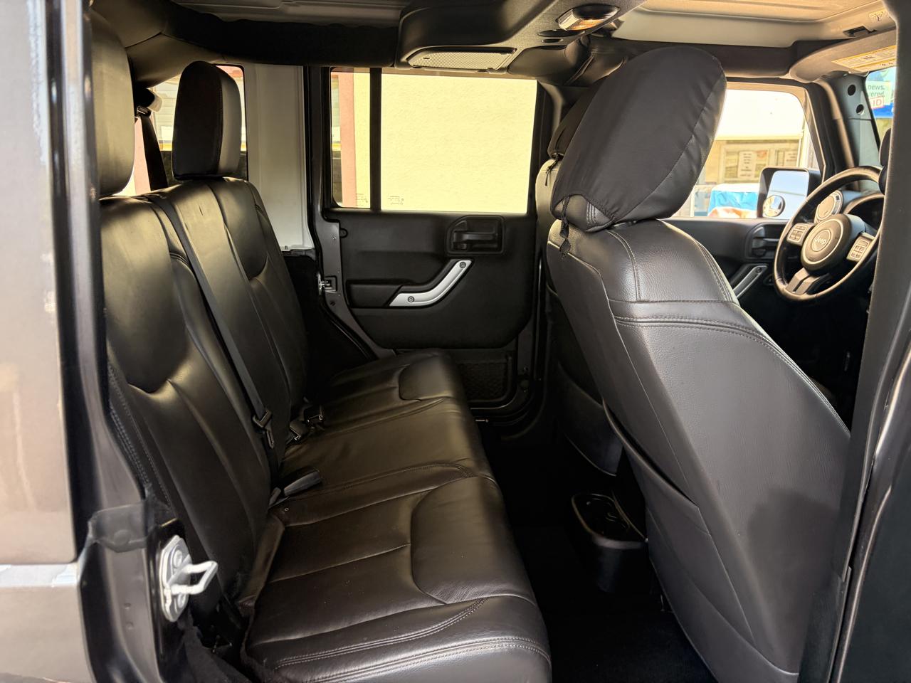 Jeep Wrangler Unlimited Sahara 4WD 2017