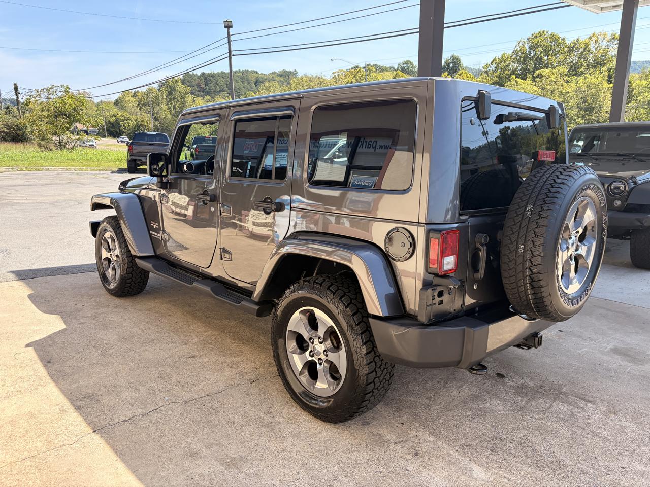 Jeep Wrangler Unlimited Sahara 4WD 2017