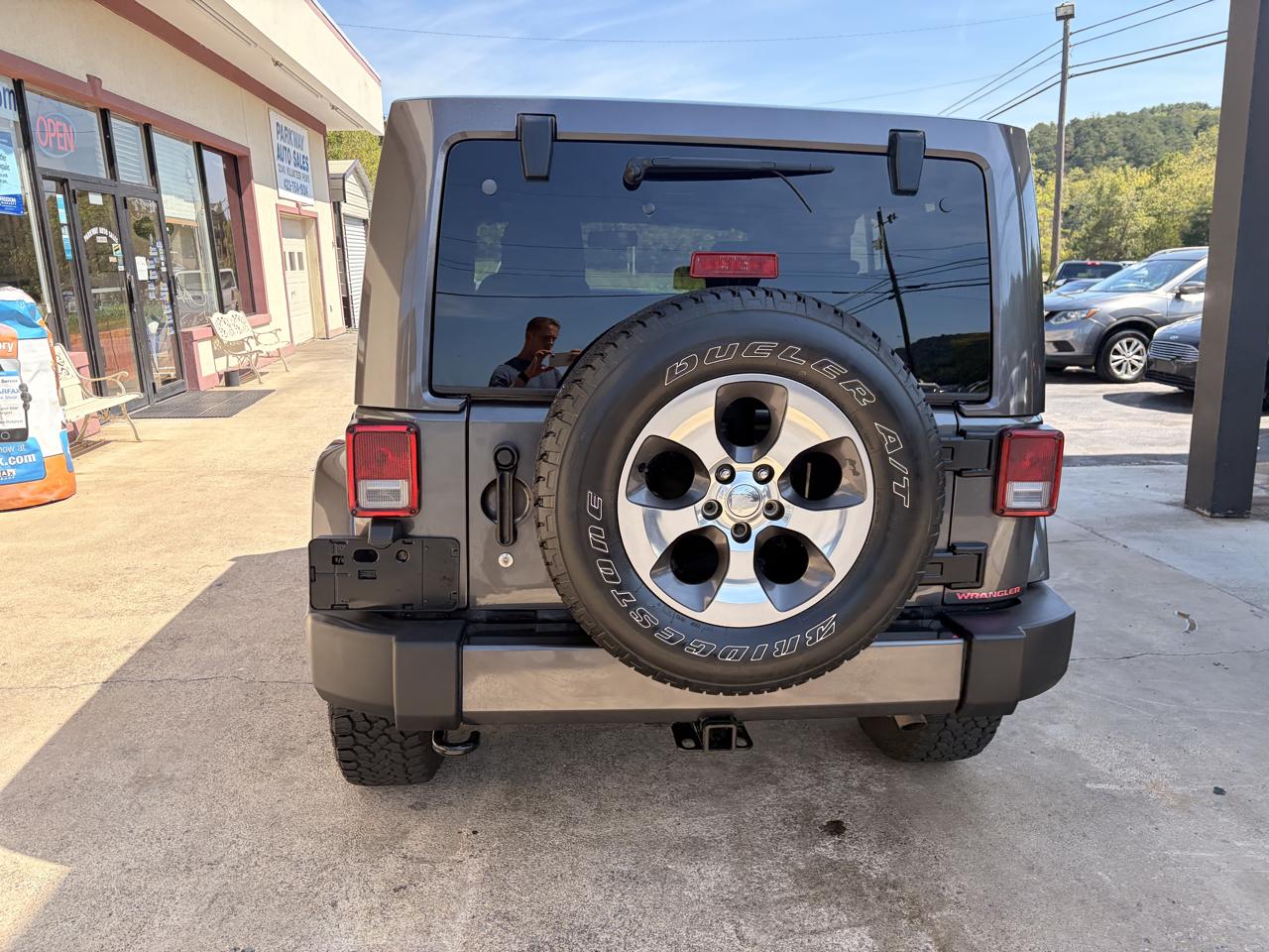 Jeep Wrangler Unlimited Sahara 4WD 2017