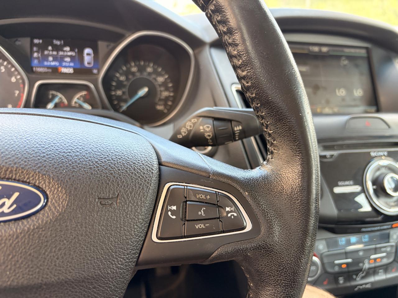 Ford Focus photo 9