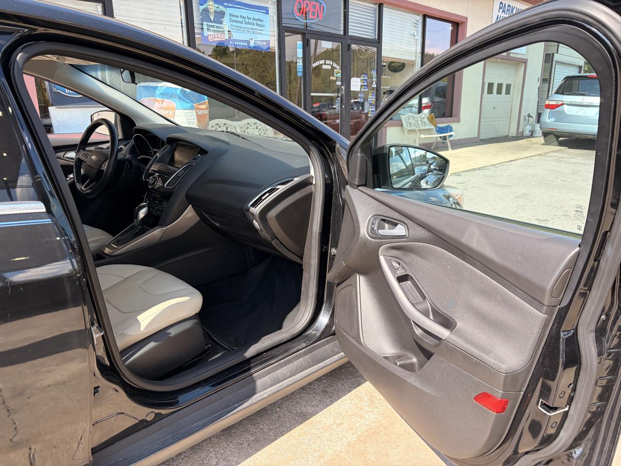 Ford Focus photo 17