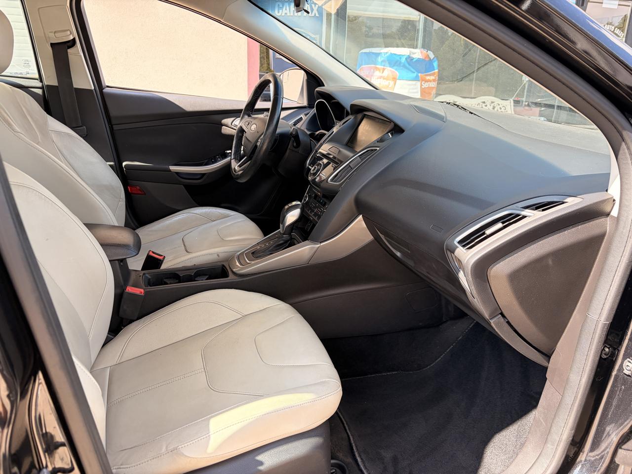 Ford Focus photo 18