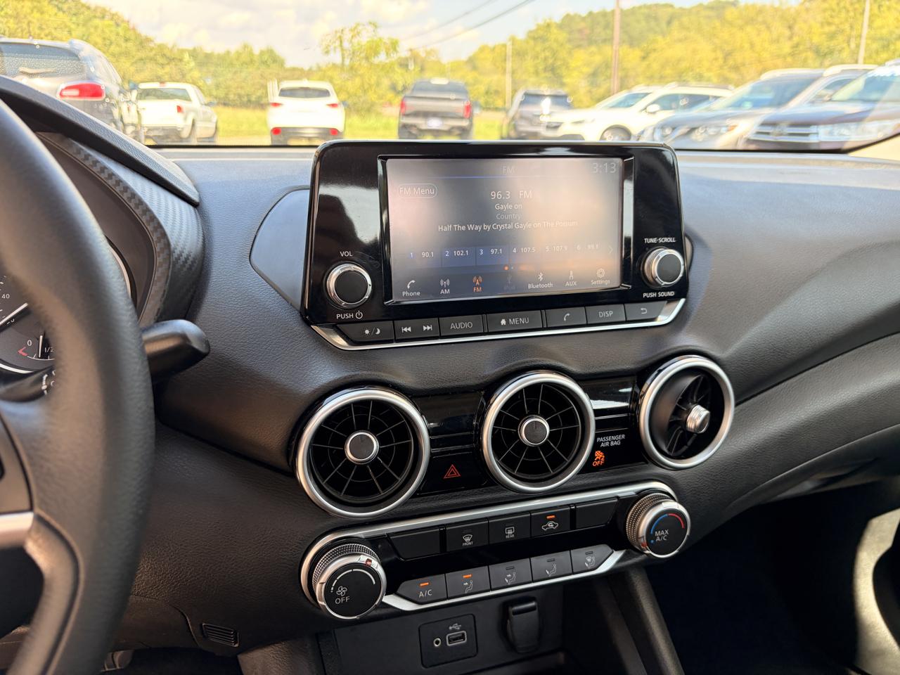 Nissan Sentra photo 10