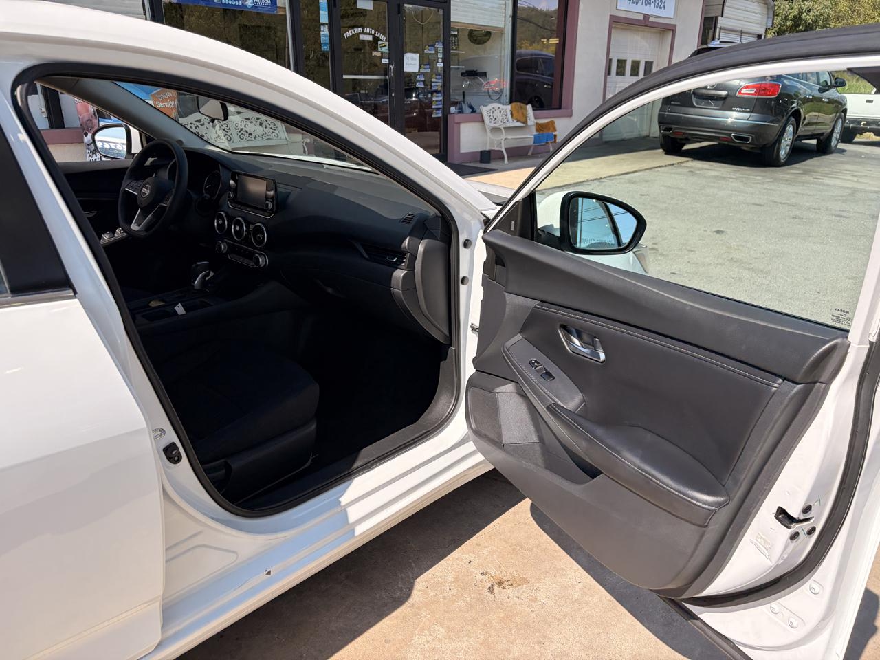 Nissan Sentra photo 16