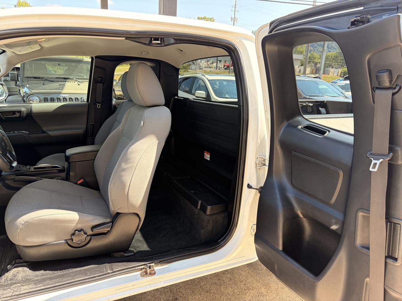 Toyota Tacoma SR5 Access Cab I4 6AT 2WD 2022